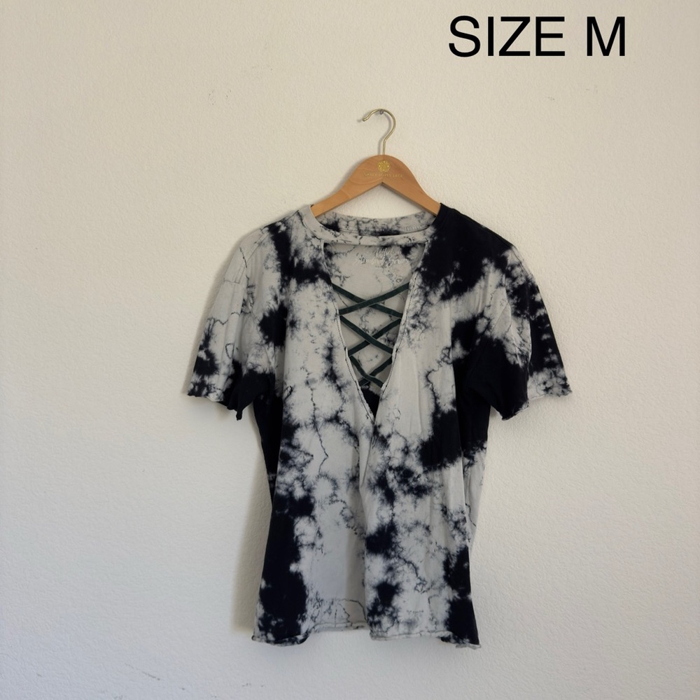 Black and White Tie-Dye Lace-Up T-Shirt